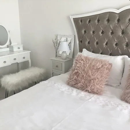 Classic, Modern With A Splash Of Glam! *